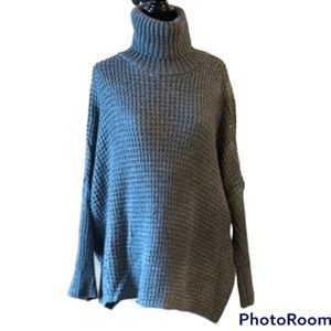 ANGELA MARA made in Italy oversized turtleneck size small/medium